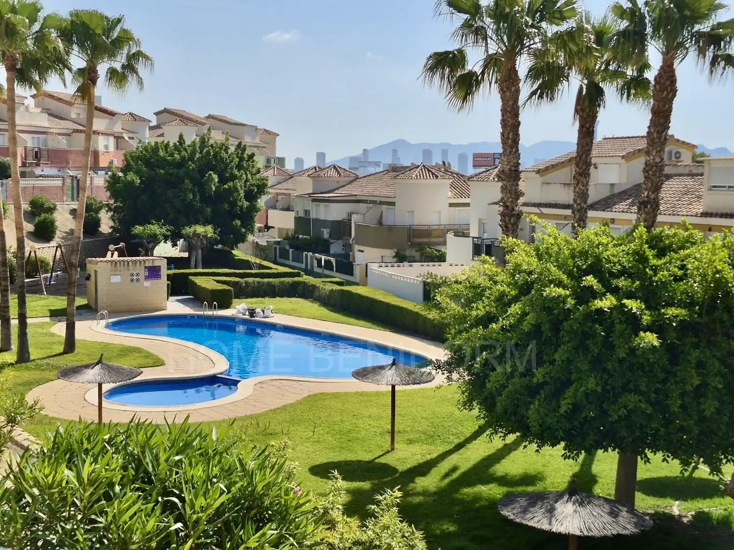 Vista exterior de Casa adosada en venta en Finestrat con Jardín privado y Piscina comunitaria