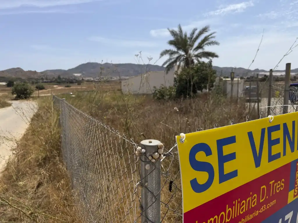 Residential land for sale in Passatge Torre-Blanca