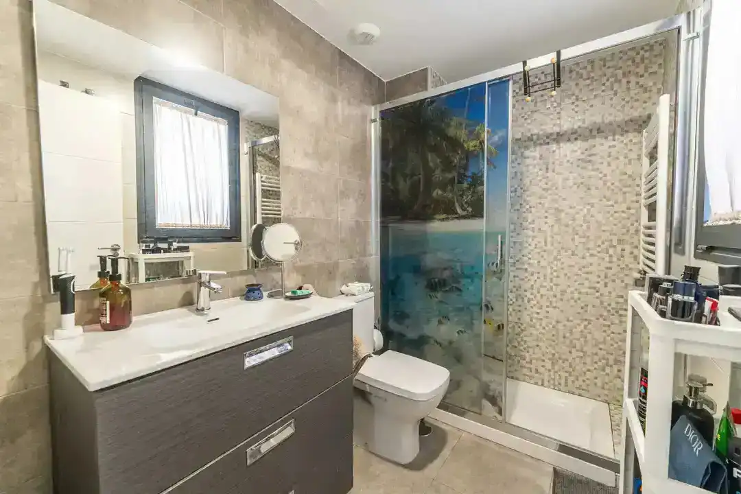 Bathroom of Attic for sale in Móstoles  with Air Conditioner, Terrace and Storage room