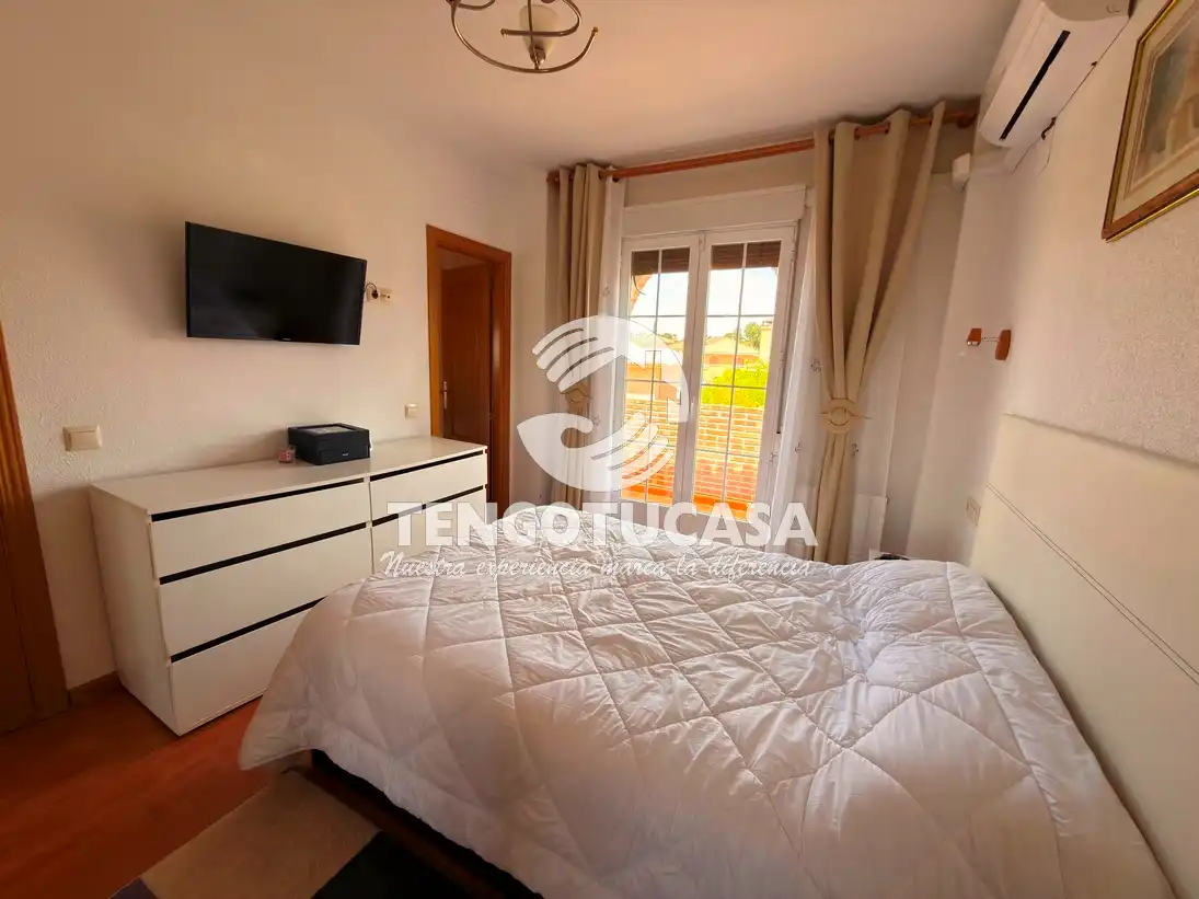 Habitación de Casa o chalet en venta en Bargas con Aire acondicionado, Calefacción y Jardín privado