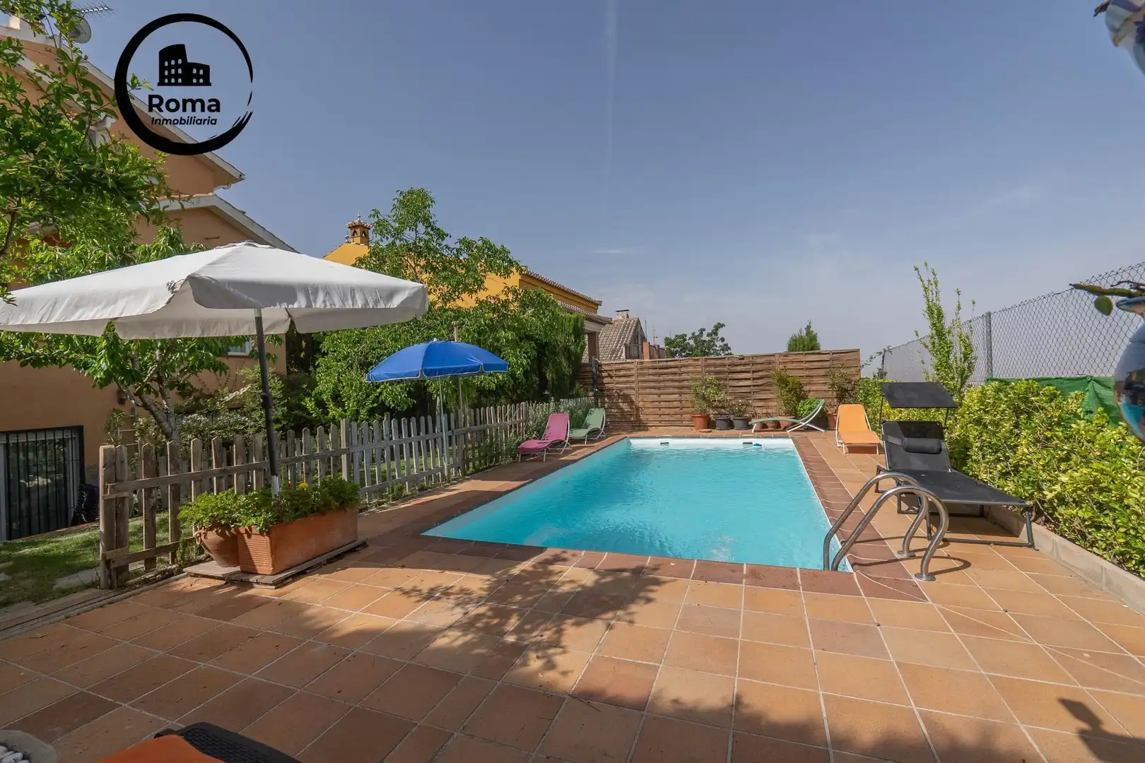 Piscina de Casa o xalet en venda en La Zubia amb Aire condicionat, Calefacció i Jardí privat