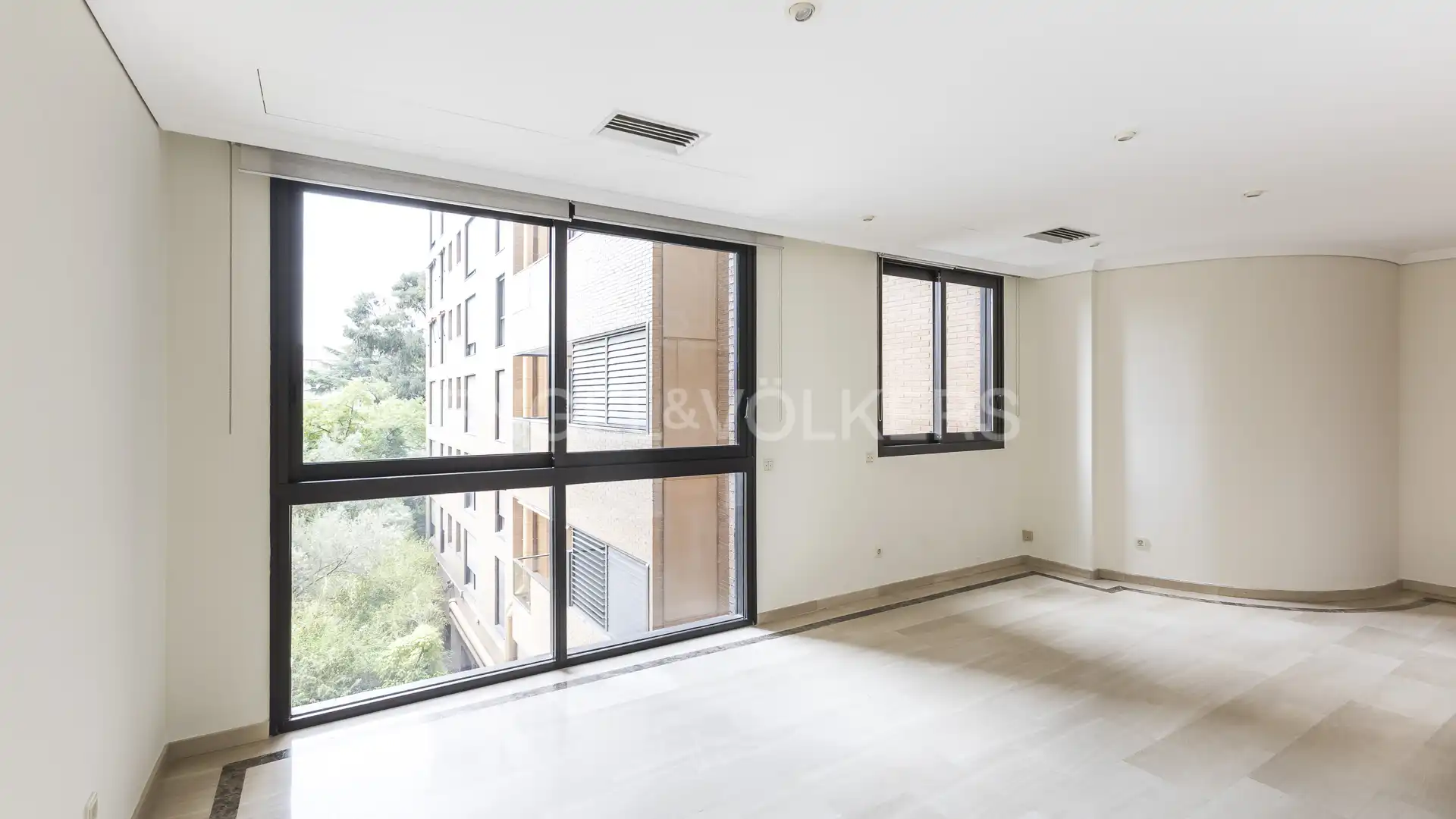 Flat for rent in Calle de Henri Dunant, Nueva España