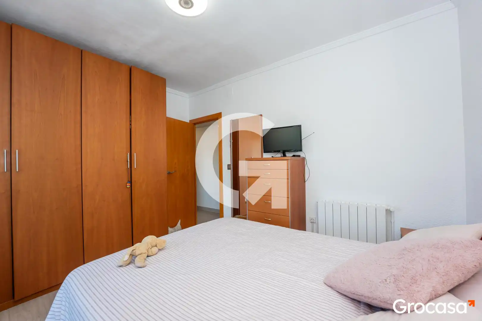 Schlafzimmer von Dachboden zum Verkauf in Cornellà de Llobregat mit Klimaanlage, Heizung und Terrasse