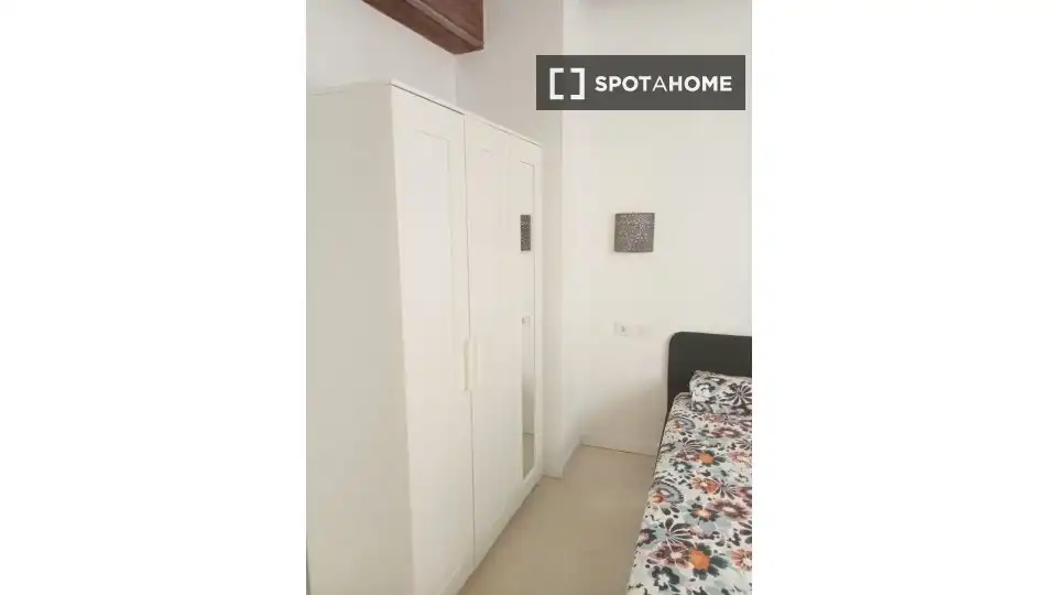 Appartamento con terrazza in affitto a Ciutat Vella, imagen 15