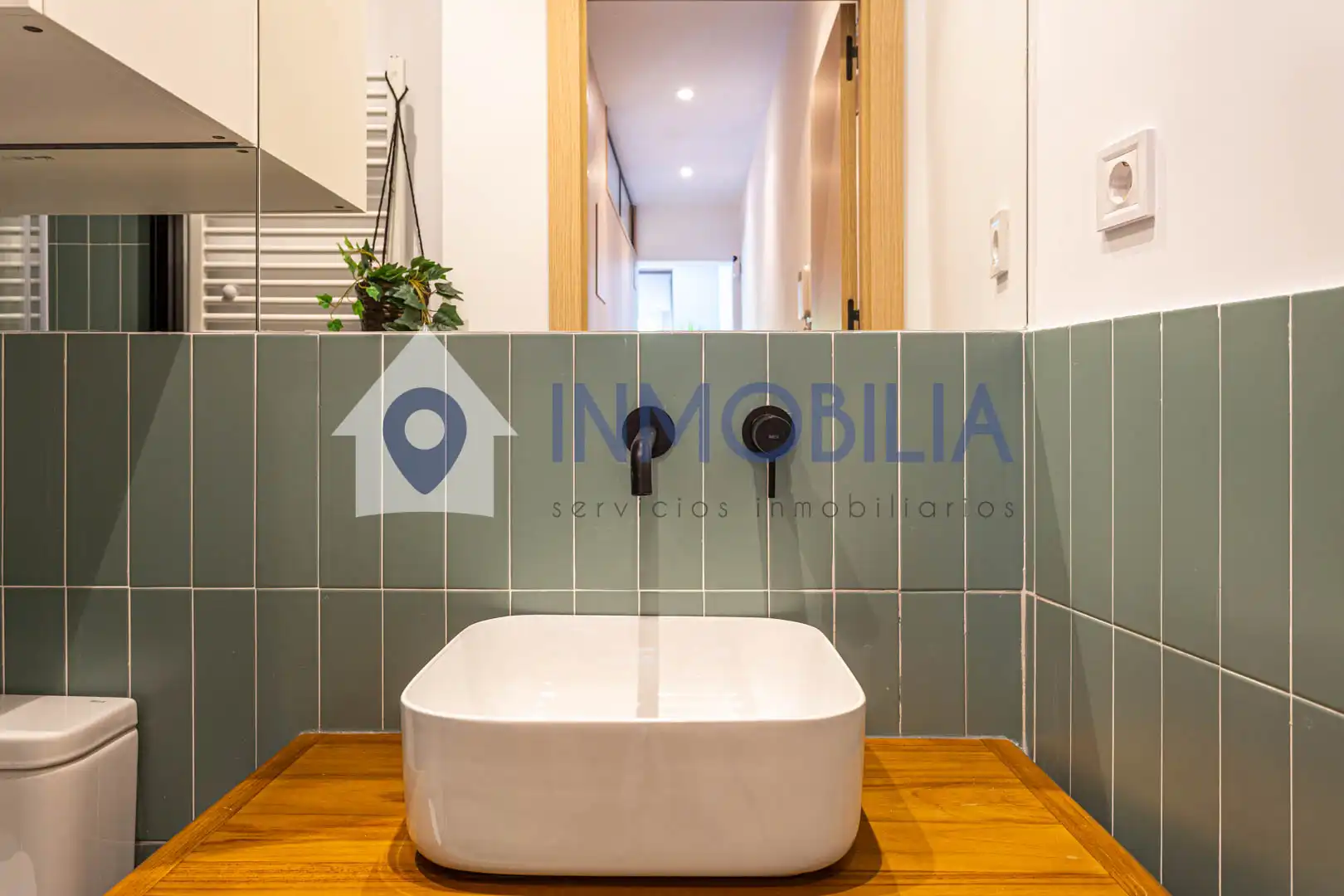 Badezimmer von Wohnung zum Verkauf in Madrid mit Klimaanlage und Heizung