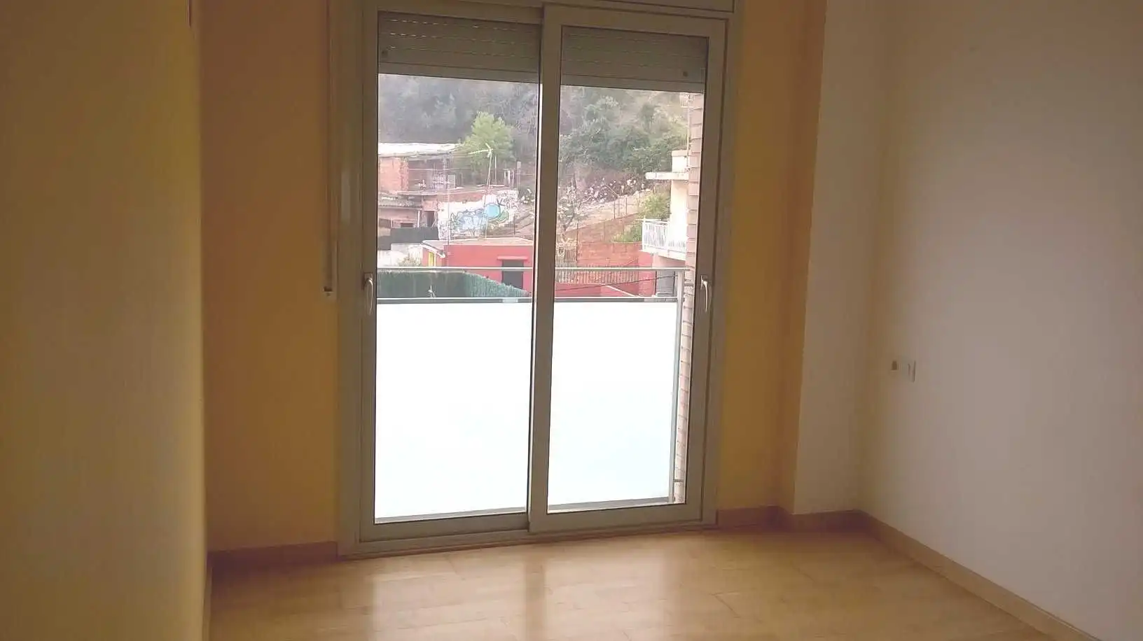 Schlafzimmer von Wohnung zum Verkauf in Montgat mit Klimaanlage und Heizung