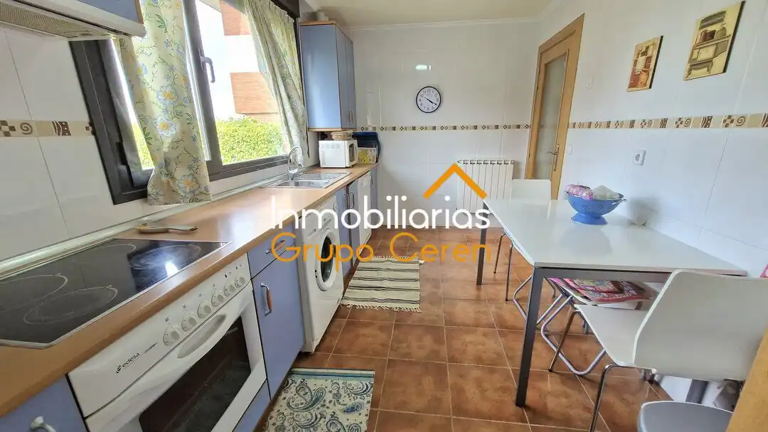 Cocina de Casa adosada en venta en Cirueña con Calefacción, Jardín privado y Terraza