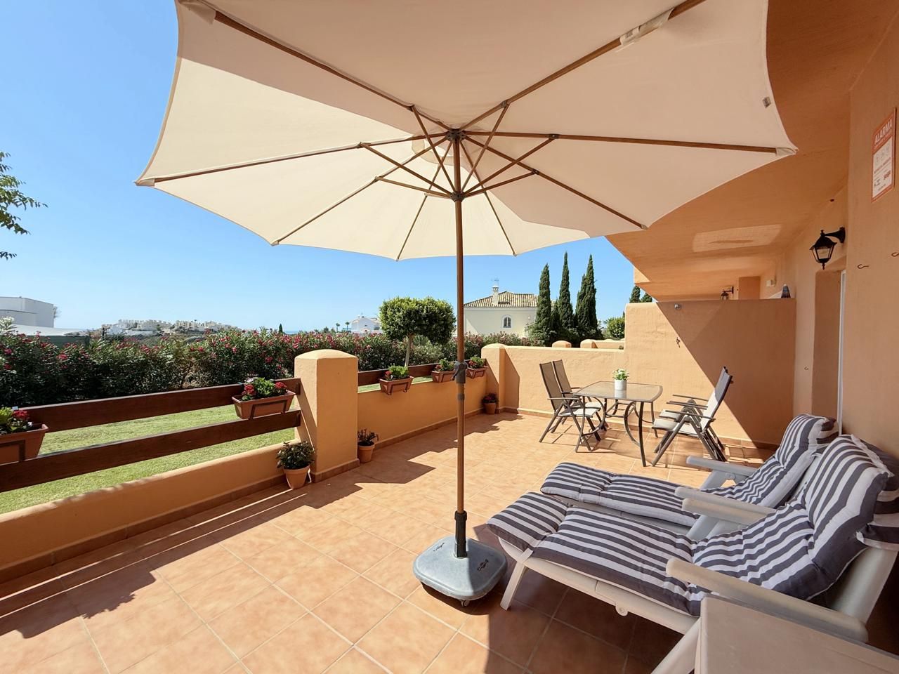 Terrassa de Apartament en venda en Casares amb Aire condicionat, Calefacció i Jardí privat