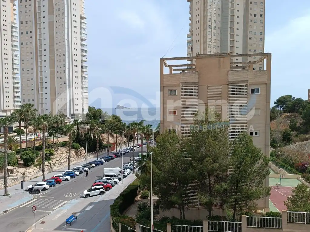 Vista exterior de Piso en venta en Benidorm con Jardín privado, Piscina y Amueblado