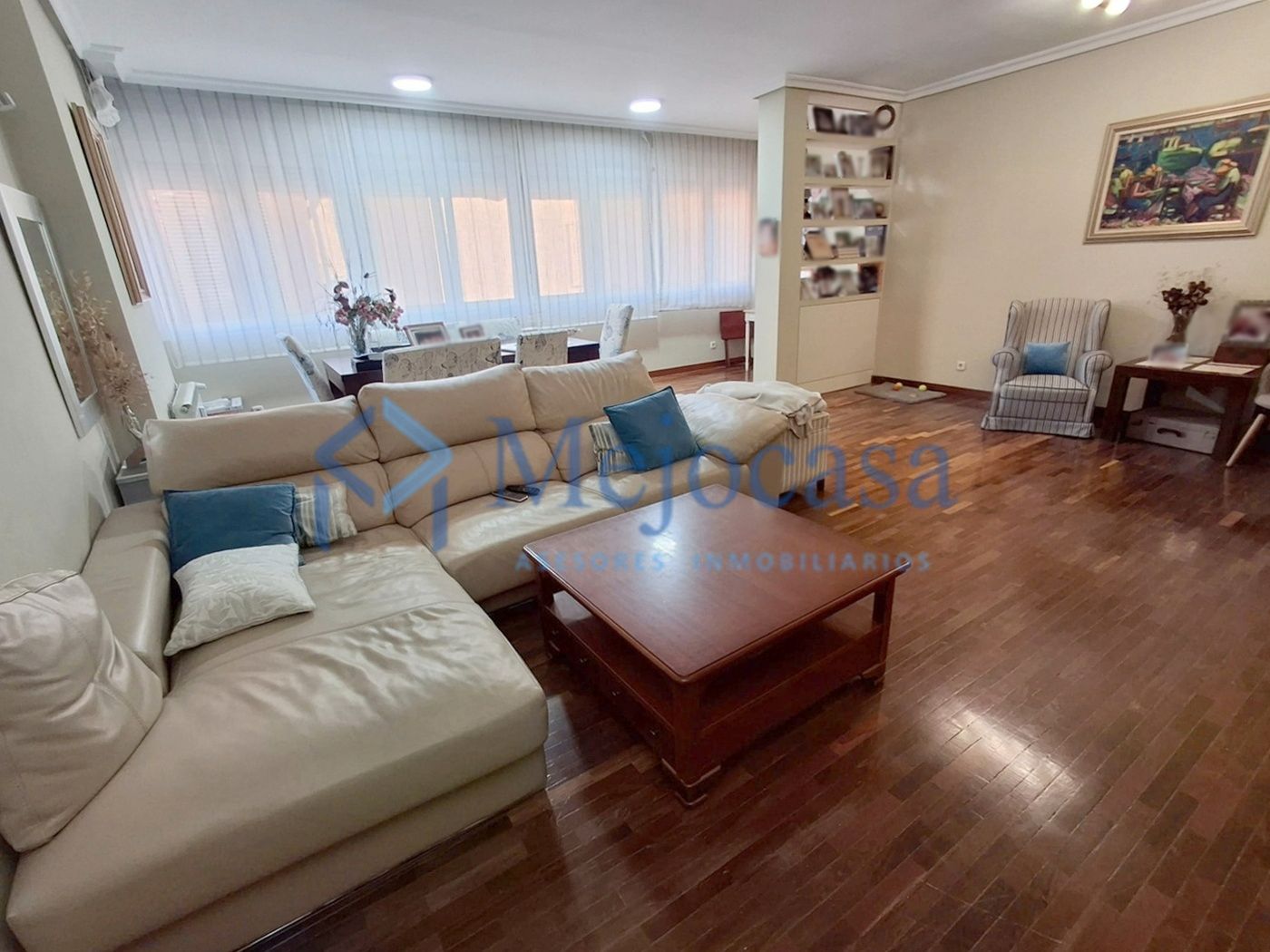Living room of Flat for sale in  Madrid Capital  with Air Conditioner, Heating and Parquet flooring
