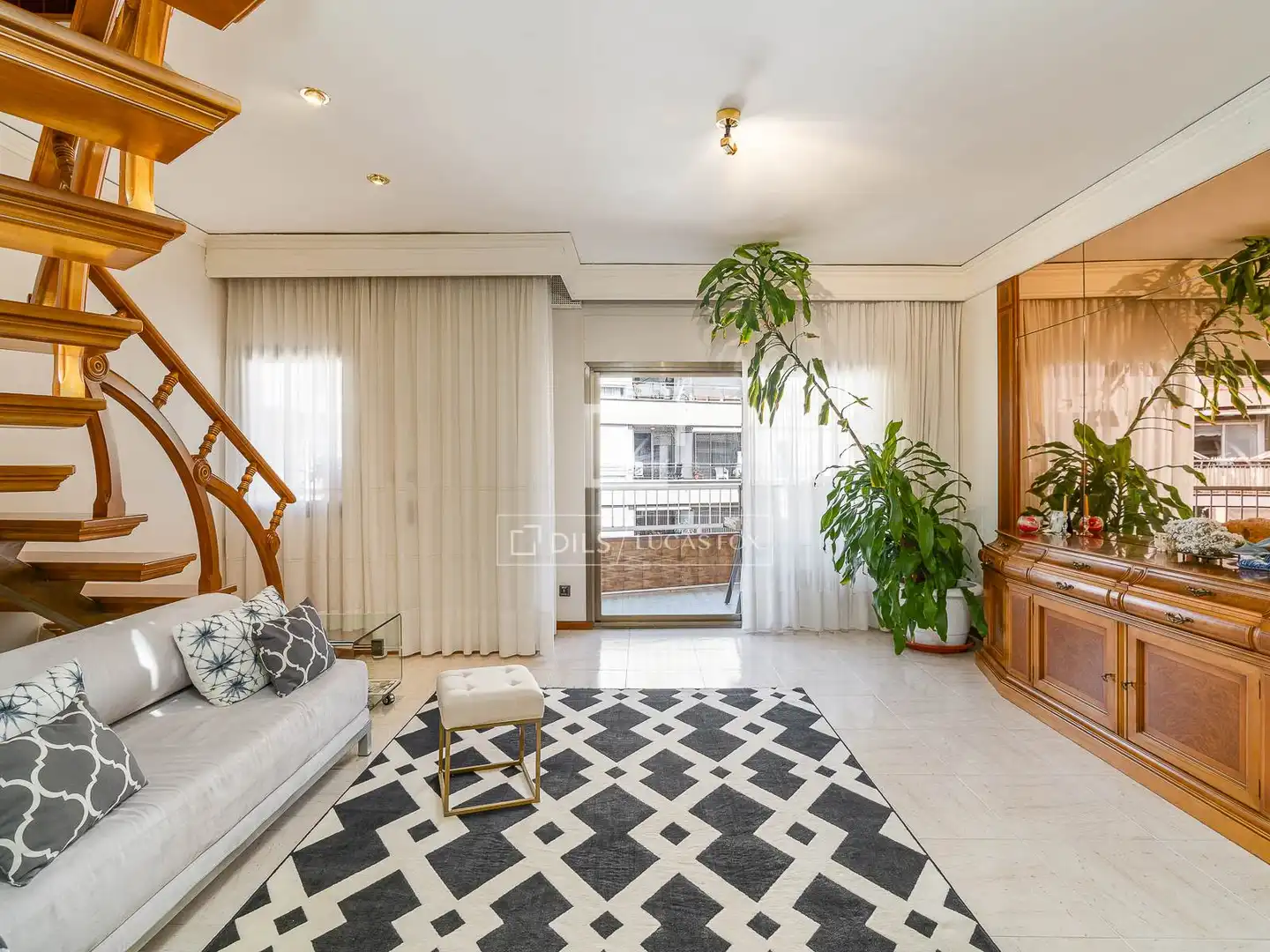 Sala d'estar de Àtic en venda en Barcelona amb Aire condicionat, Terrassa i Balcó