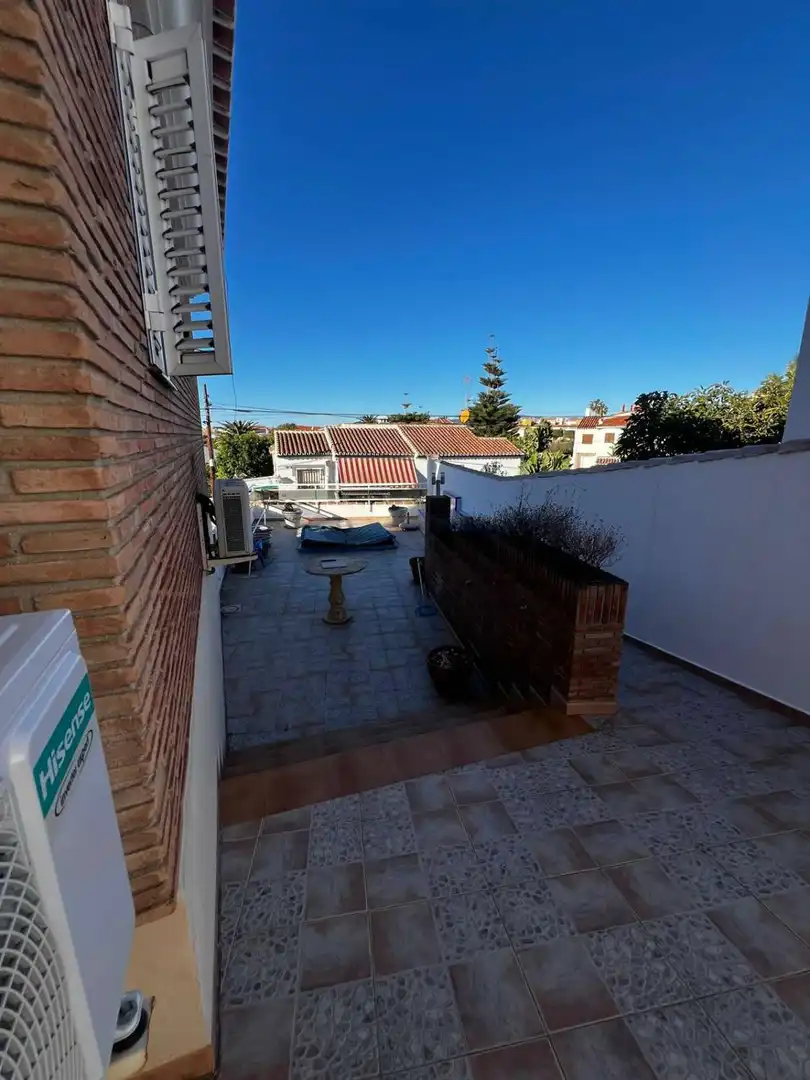 Vista exterior de Casa o xalet en venda en Vélez-Málaga amb Terrassa, Traster i Alarma