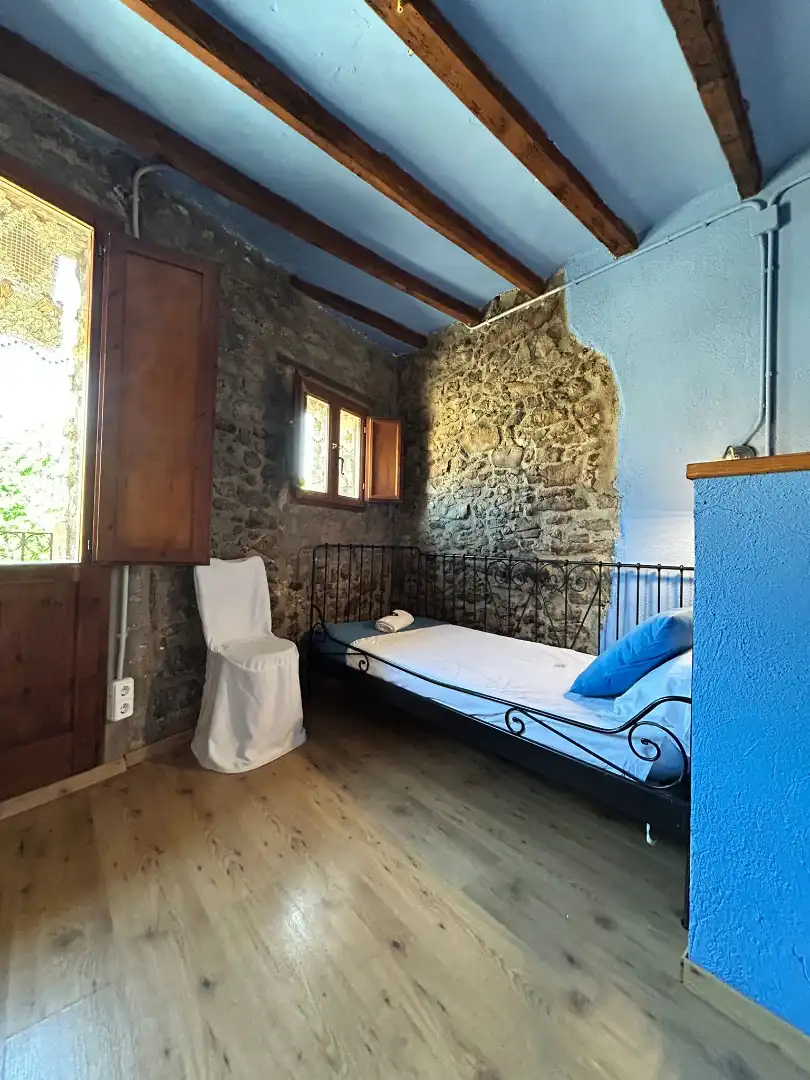 Habitación de Finca rústica en venta en Alpens con Calefacción, Parquet y Amueblado