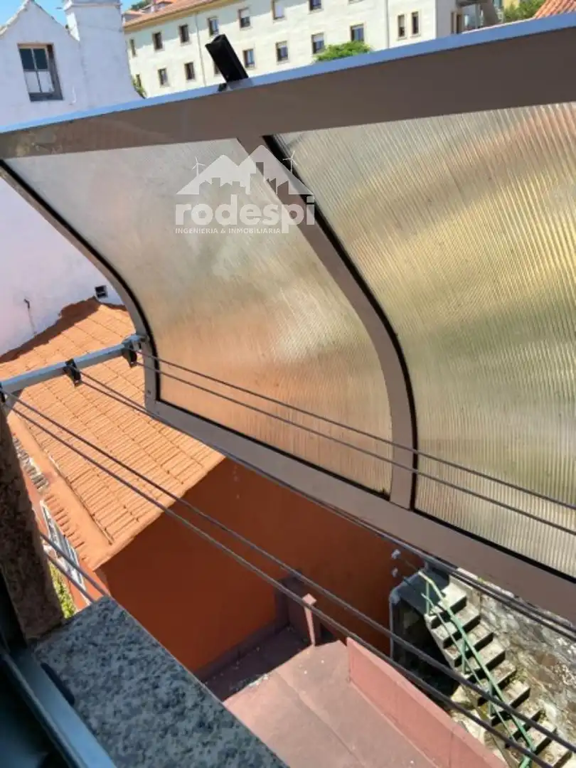Terraza de Ático en venta en Vigo  con Calefacción, Trastero y Amueblado