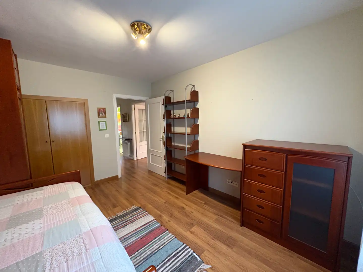 Habitación de Casa adosada en venta en Simancas con Aire acondicionado, Calefacción y Jardín privado