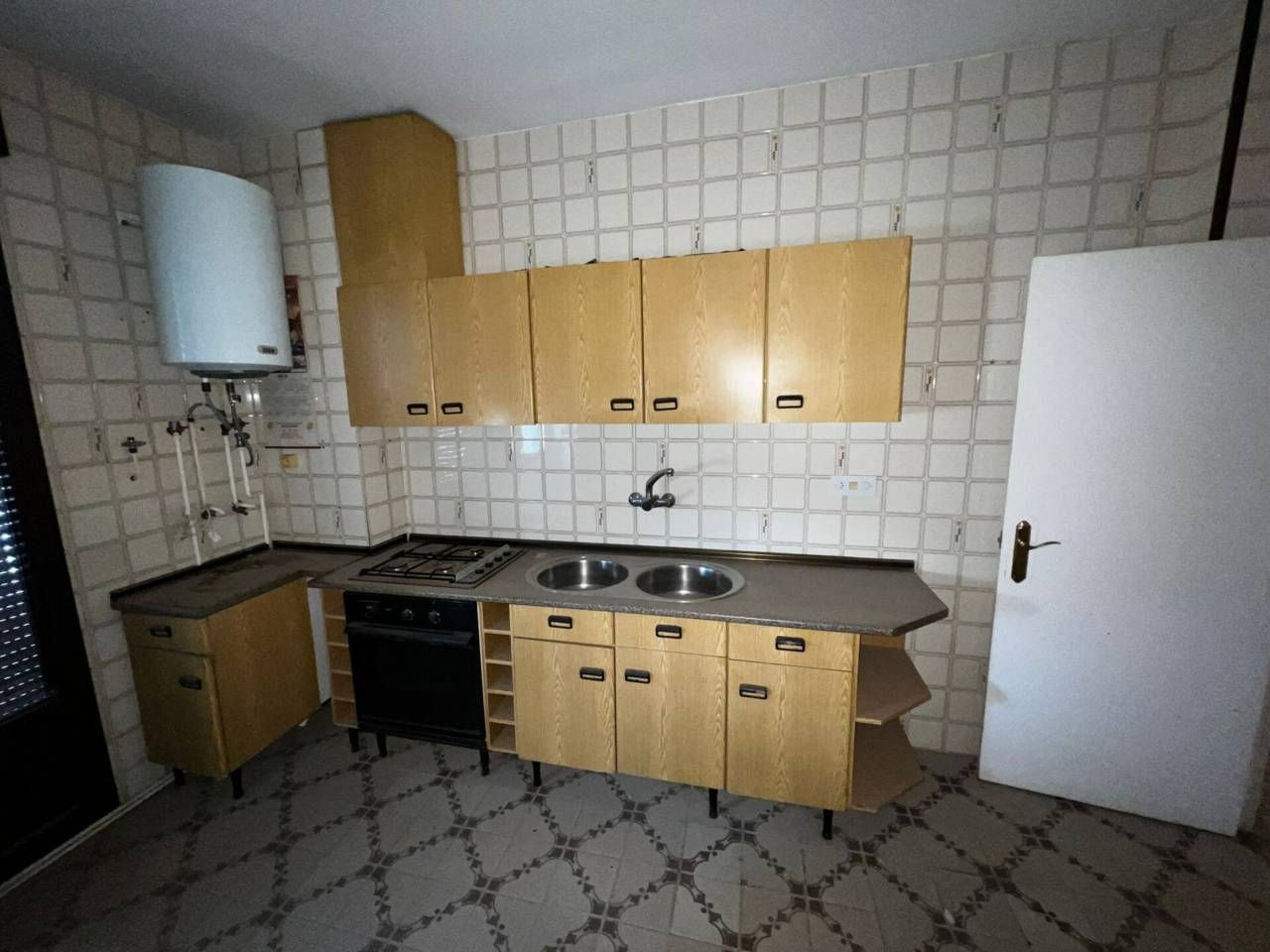 Kitchen of Flat for sale in Villarrobledo  with Balcony