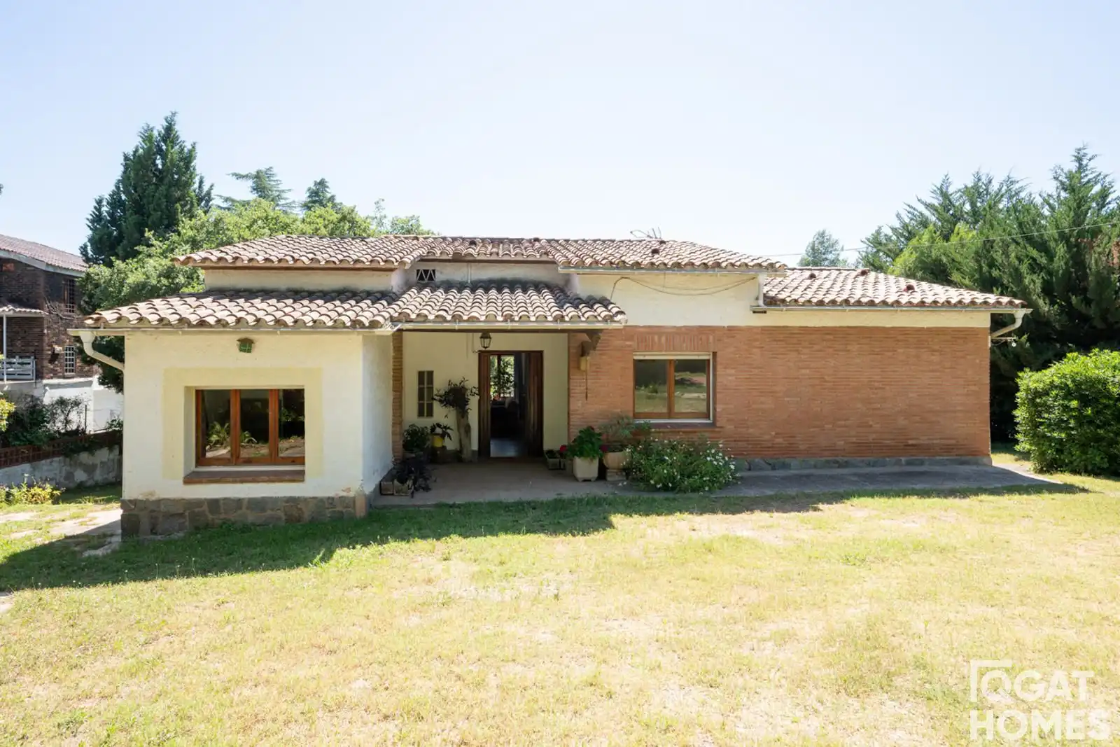 Exterior view of Houses for sale in Sant Cugat del Vallès  with Air Conditioner, Heating and Terrace