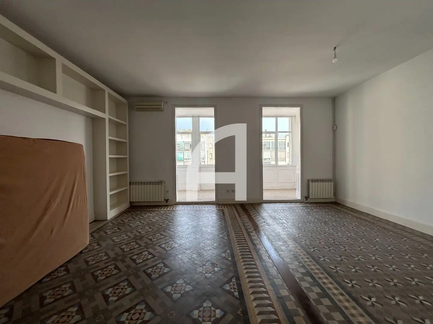 Flat with lift to rent in Carrer Aragó