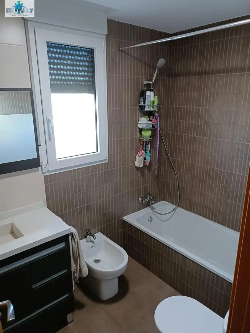 Bathroom of Flat for sale in Albacete  with Air Conditioner, Heating and Storage room