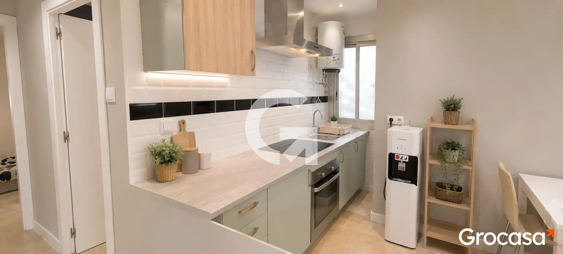 Kitchen of Flat for sale in L'Hospitalet de Llobregat  with Air Conditioner, Oven and Washing machine