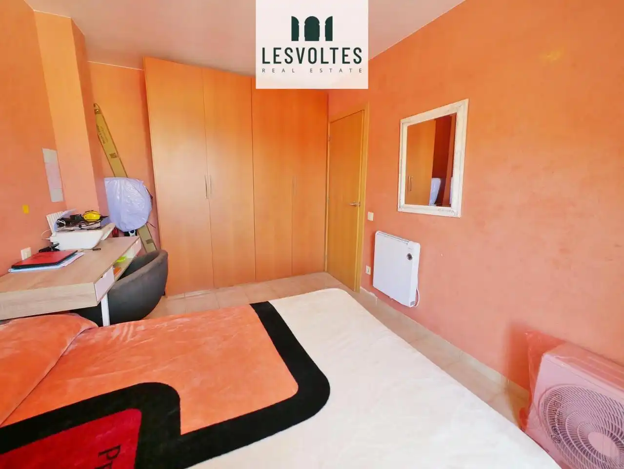 Houses for sale in Carrer de Martí Jordi Frigola, Centre