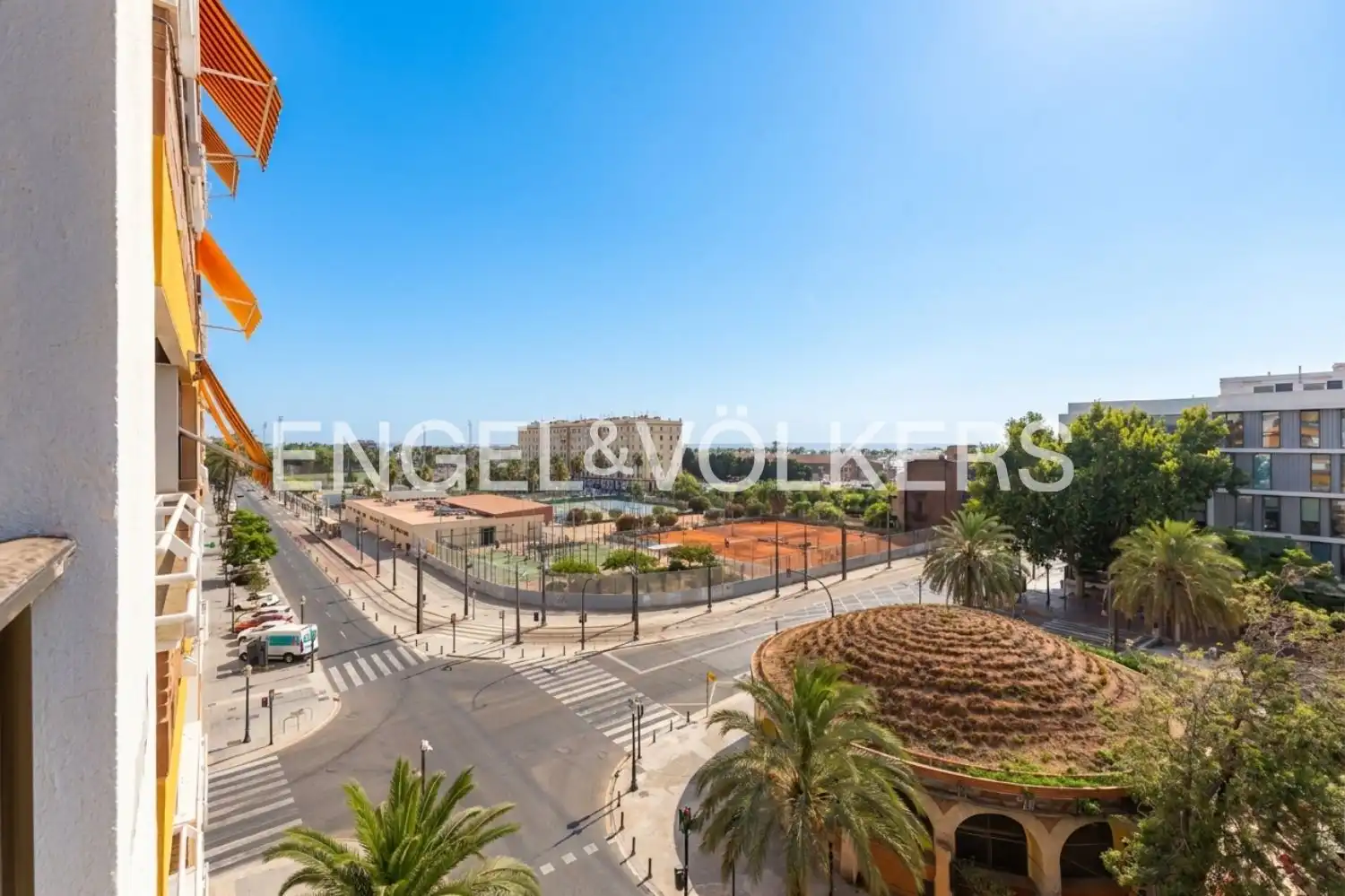 Außenansicht von Wohnung zur Miete in Valencia mit Klimaanlage, Heizung und Parkett