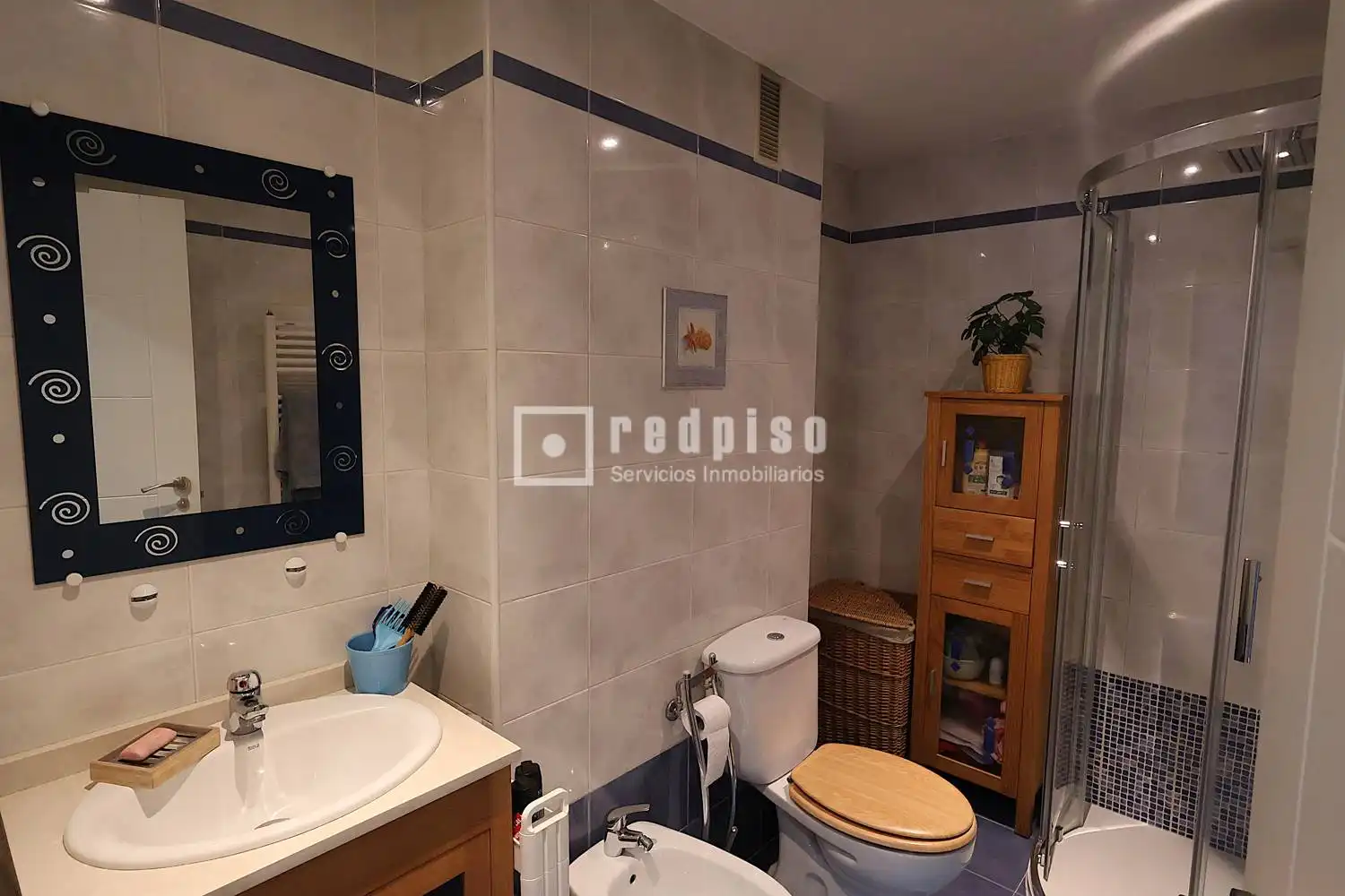 Bathroom of Flat for sale in Madrid  with Air Conditioner, Heating and Private garden
