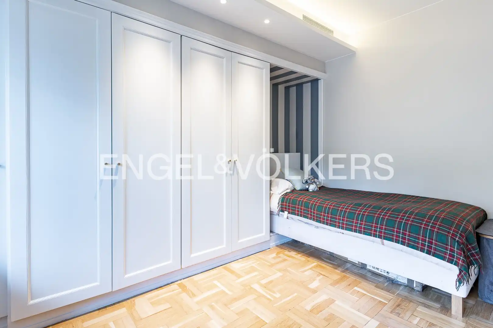 Bedroom of Flat for sale in Barcelona  with Air Conditioner, Heating and Parquet flooring