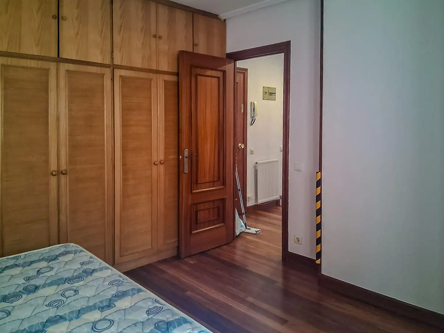 Schlafzimmer von Wohnung zur Miete in Santander mit Heizung, Parkett und Möbliert