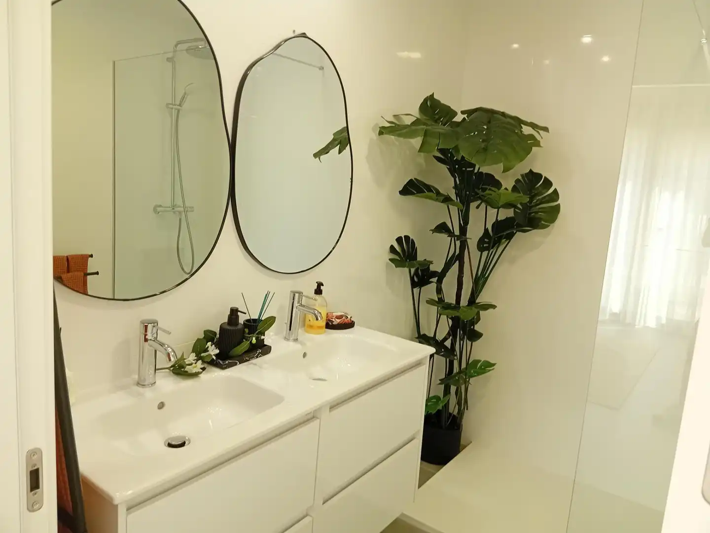 Baño de Piso en venta en Mijas con Aire acondicionado, Jardín privado y Terraza