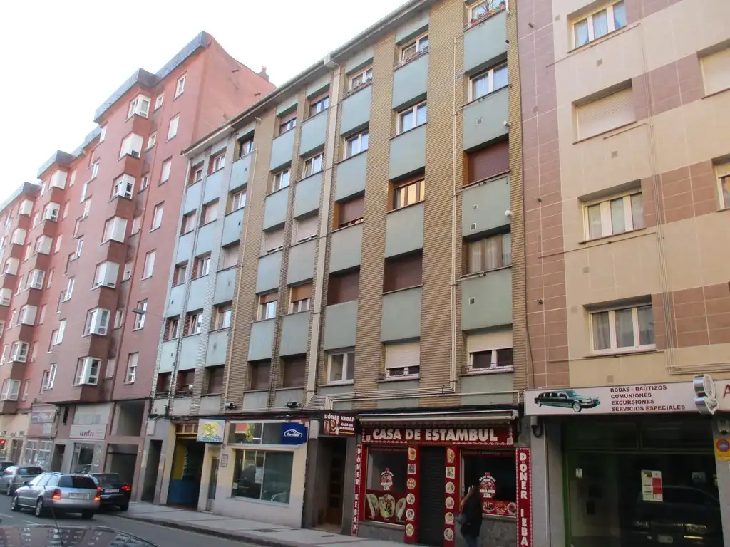 Vista exterior de Piso en venta en Llano