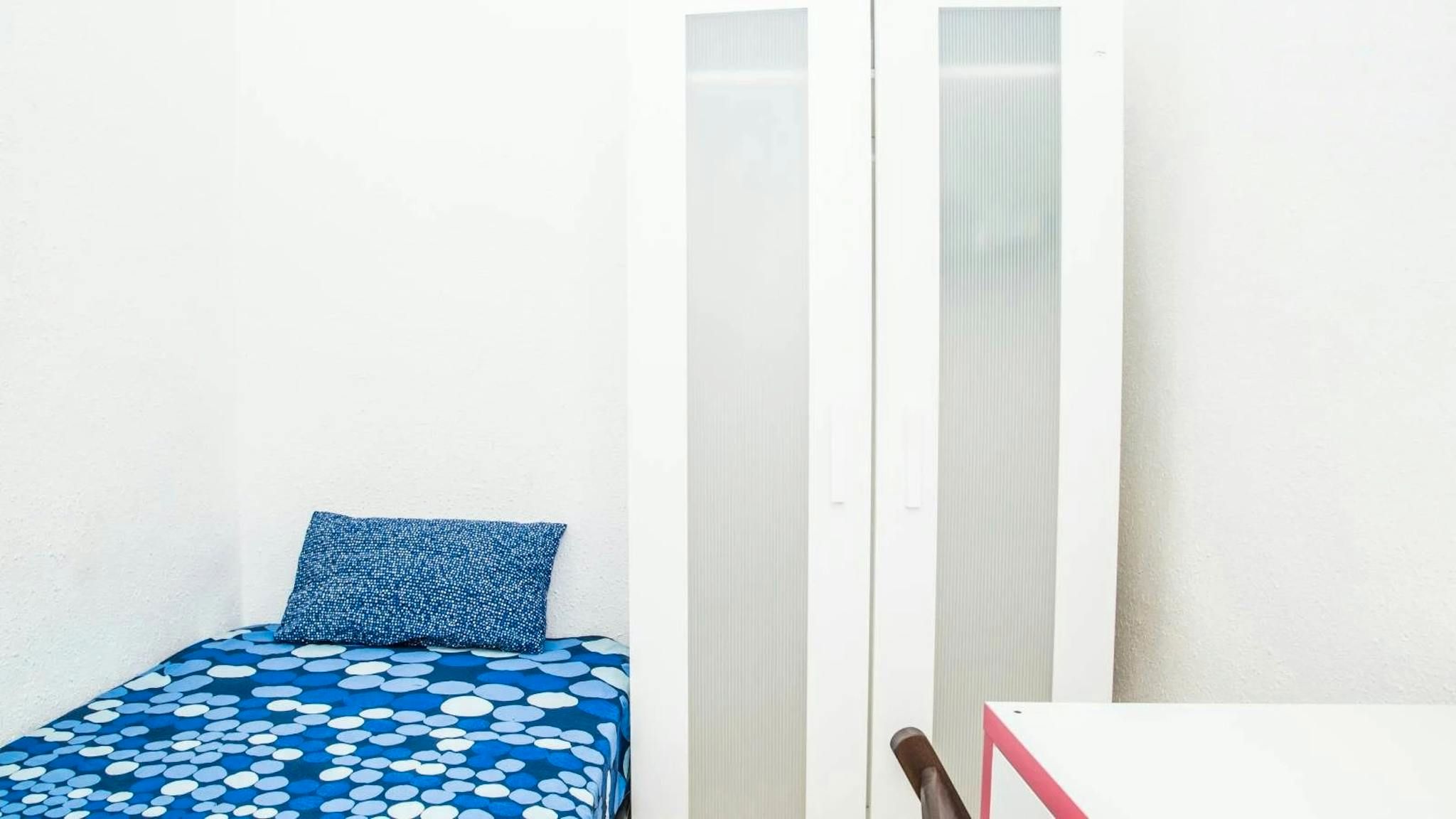 Bedroom of Flat to share in  Barcelona Capital  with Furnished and Washing machine