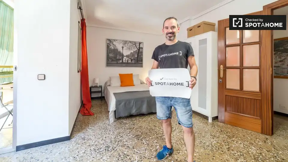 Vista exterior de Piso de alquiler en Valencia con Aire acondicionado, Calefacción y Amueblado