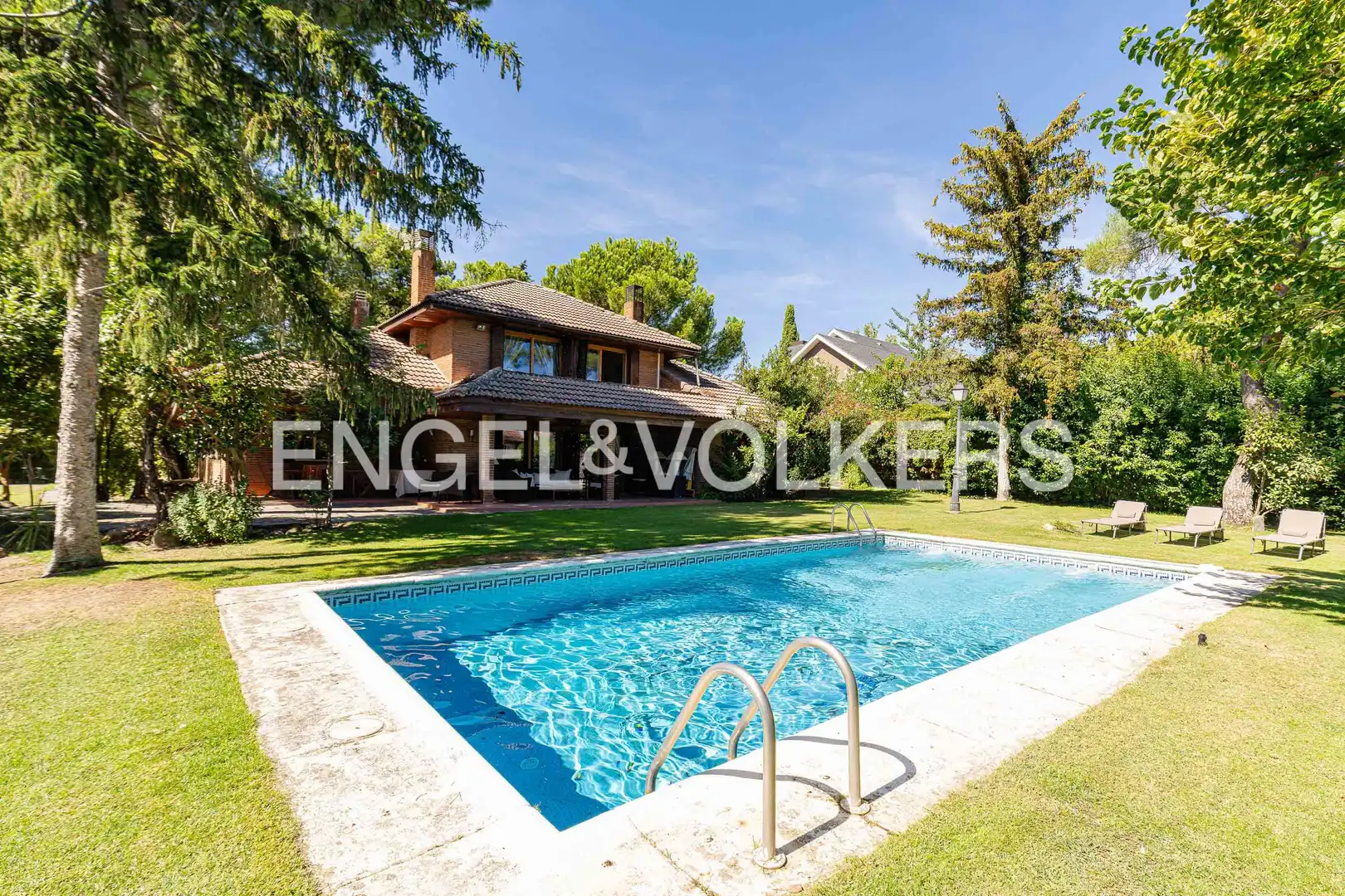 Swimming pool of Houses for sale in Zona Carretera del Plantío