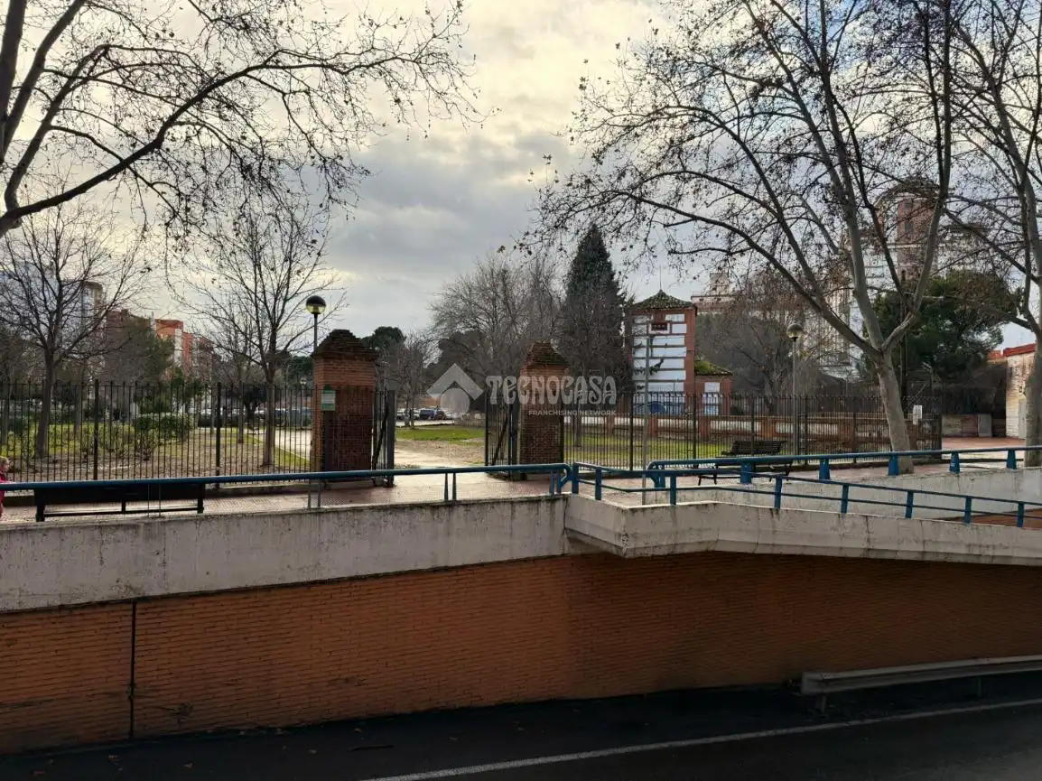 Exterior view of Flat for sale in Alcalá de Henares  with Air Conditioner and Terrace