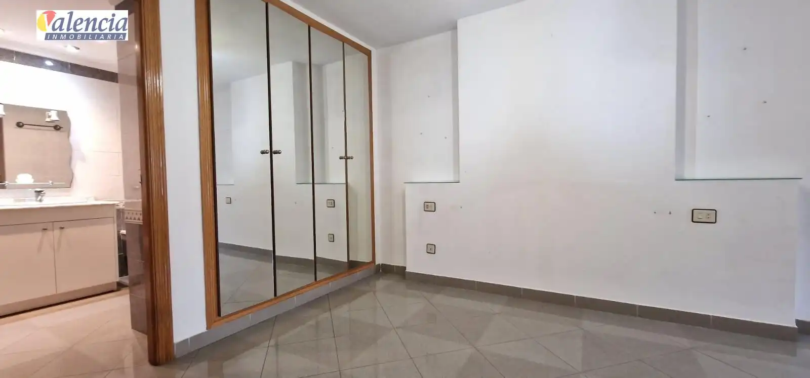 Bedroom of Flat for sale in Valencia  with Balcony