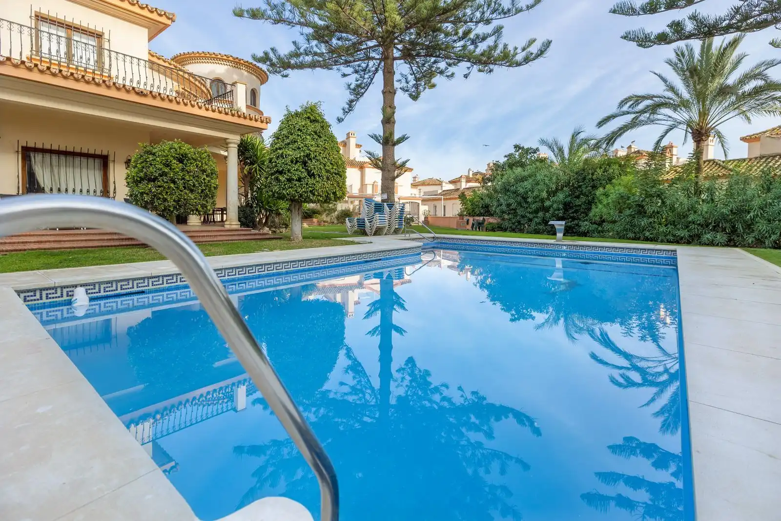 Piscina de Casa o chalet en venta en Estepona con Aire acondicionado, Terraza y Piscina comunitaria
