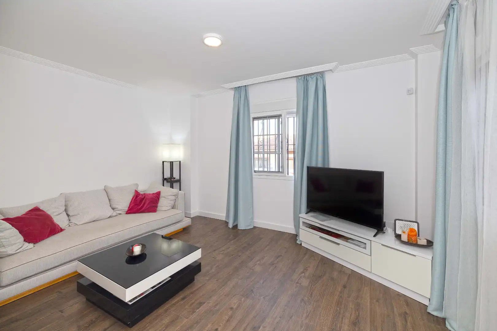 Detached house with pool for sale in Calle Lorenzo Valla, imagen 11