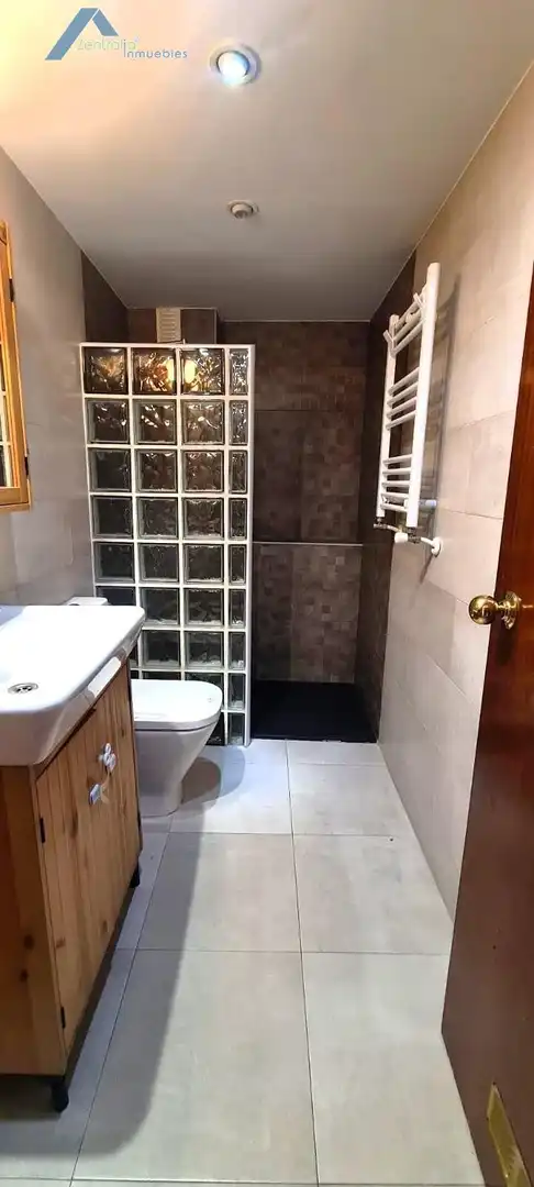 Bathroom of Flat for sale in Zaragoza  with Air Conditioner, Heating and Terrace