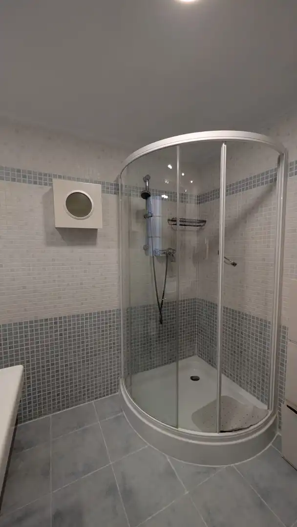 Bathroom of Flat for rent in Valencia  with Air Conditioner, Heating and Parquet flooring