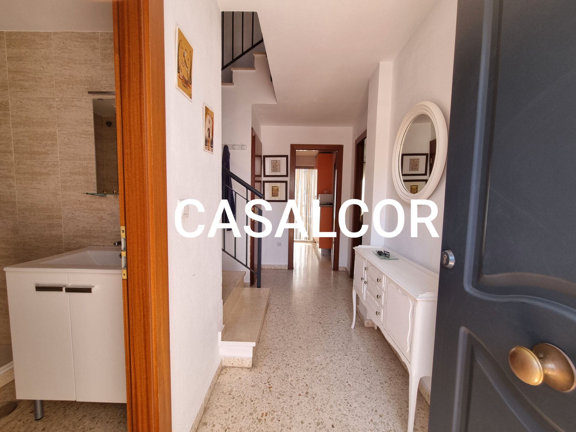 Casa adosada de alquiler en Mairena del Alcor con Aire acondicionado, Amueblado y Lavadora
