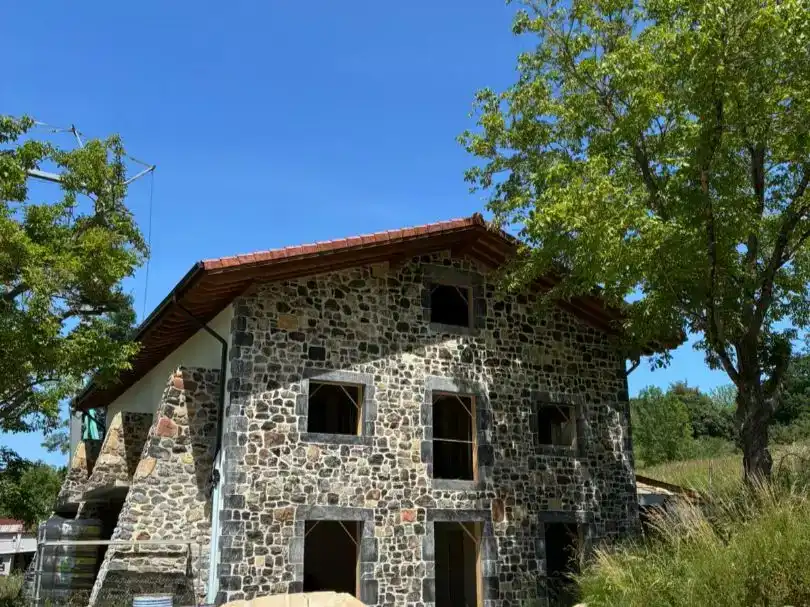 Vista exterior de Pis en venda en Oiartzun amb Balcó