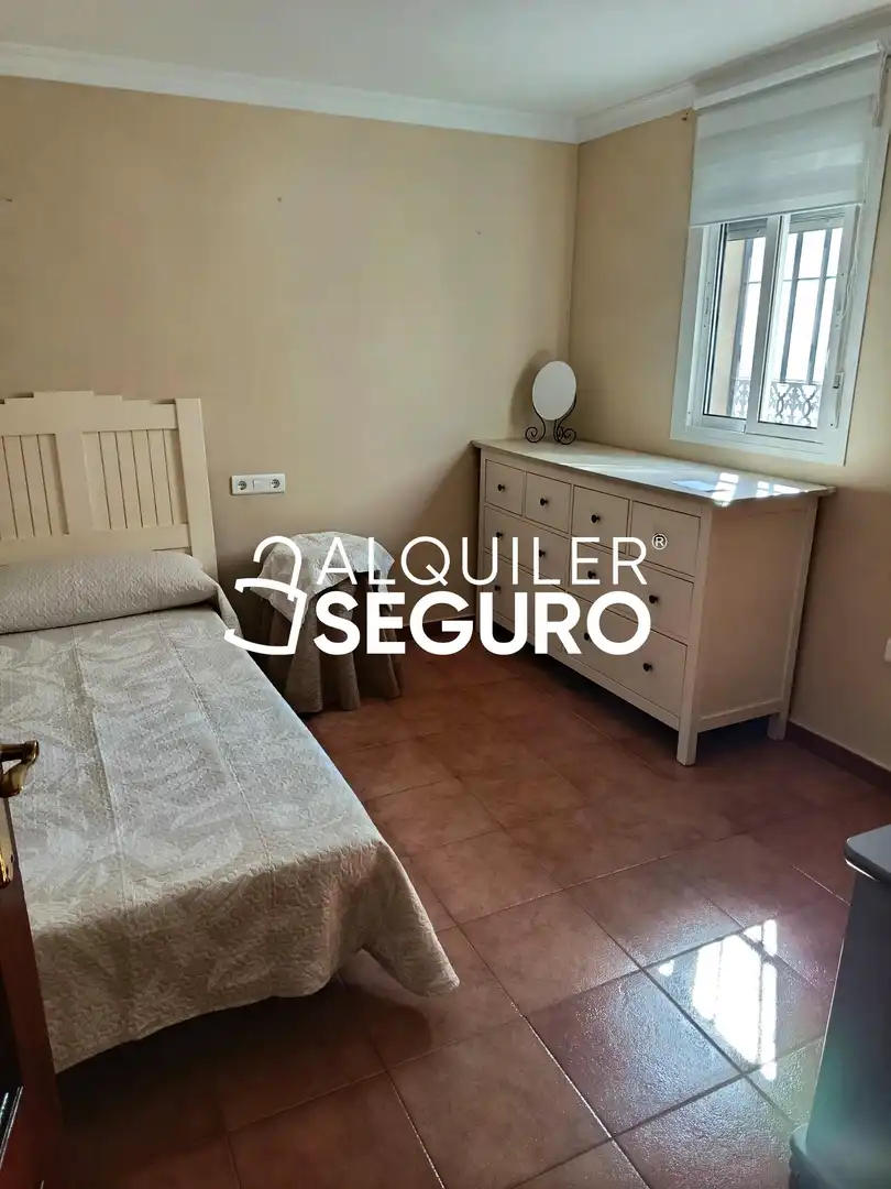 Schlafzimmer von Wohnung zur Miete in Utrera mit Klimaanlage, Terrasse und Möbliert