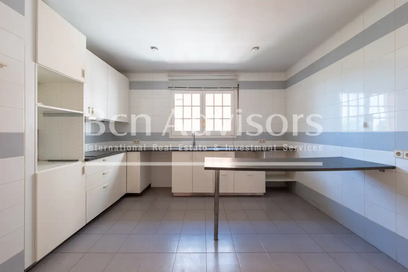 Cocina de Casa adosada en venta en Sant Just Desvern con Aire acondicionado, Calefacción y Parquet