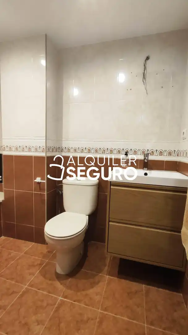 Badezimmer von Wohnung zur Miete in Valencia mit Klimaanlage und Heizung