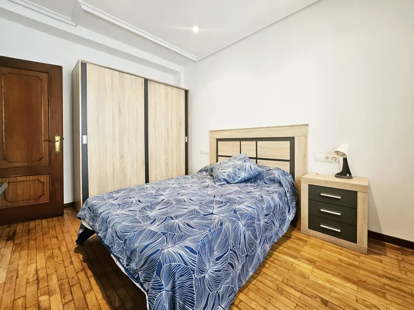 Bedroom of Flat for rent in A Coruña Capital   with Heating, Furnished and Oven