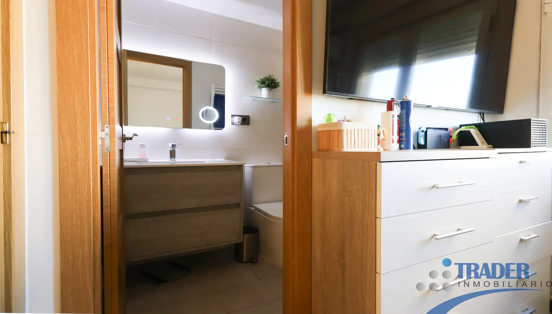 Baño de Piso en venta en Fuenlabrada con Jardín privado, Terraza y Balcón