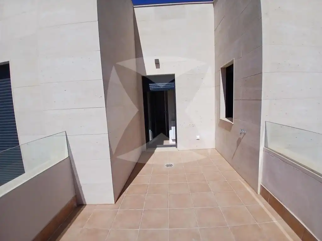Wohnung zur Miete in Badajoz mit Klimaanlage, Privatgarten und Terrasse