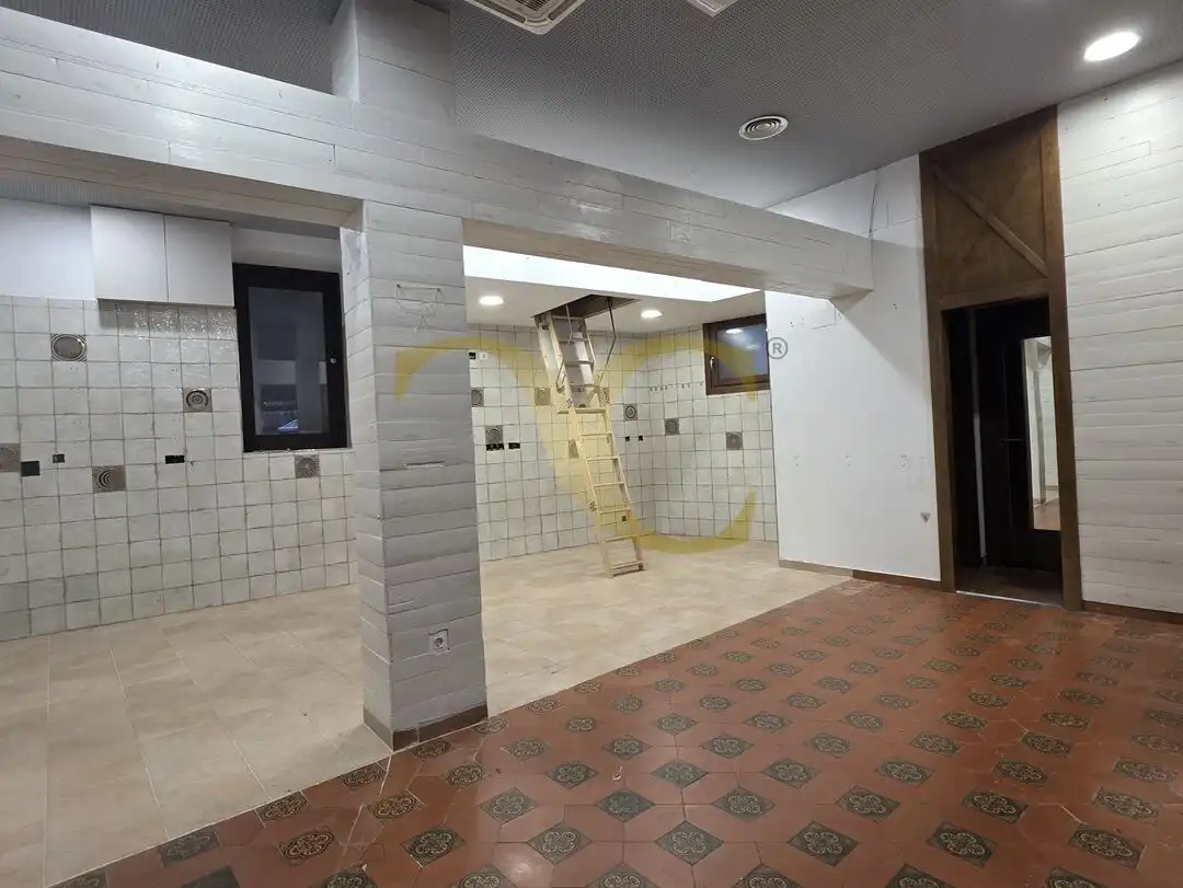 Commercial properties for rent in Llanes  with Air Conditioner