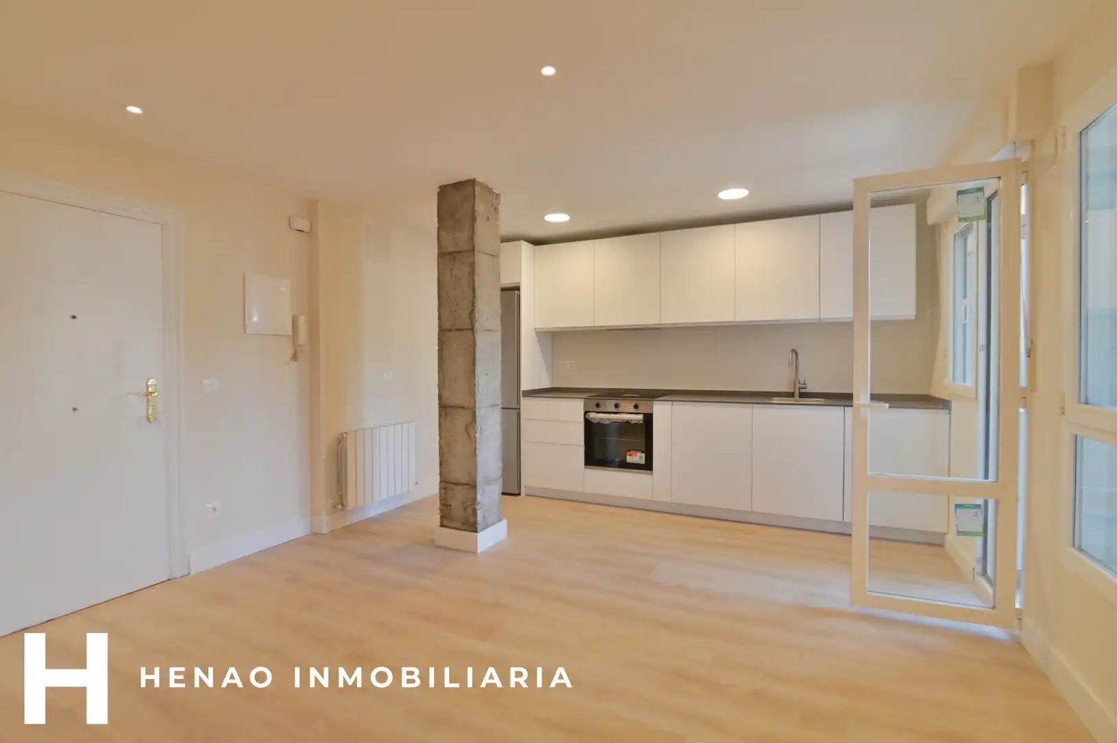 Cuina de Pis en venda en Bilbao  amb Calefacció, Parquet i Terrassa